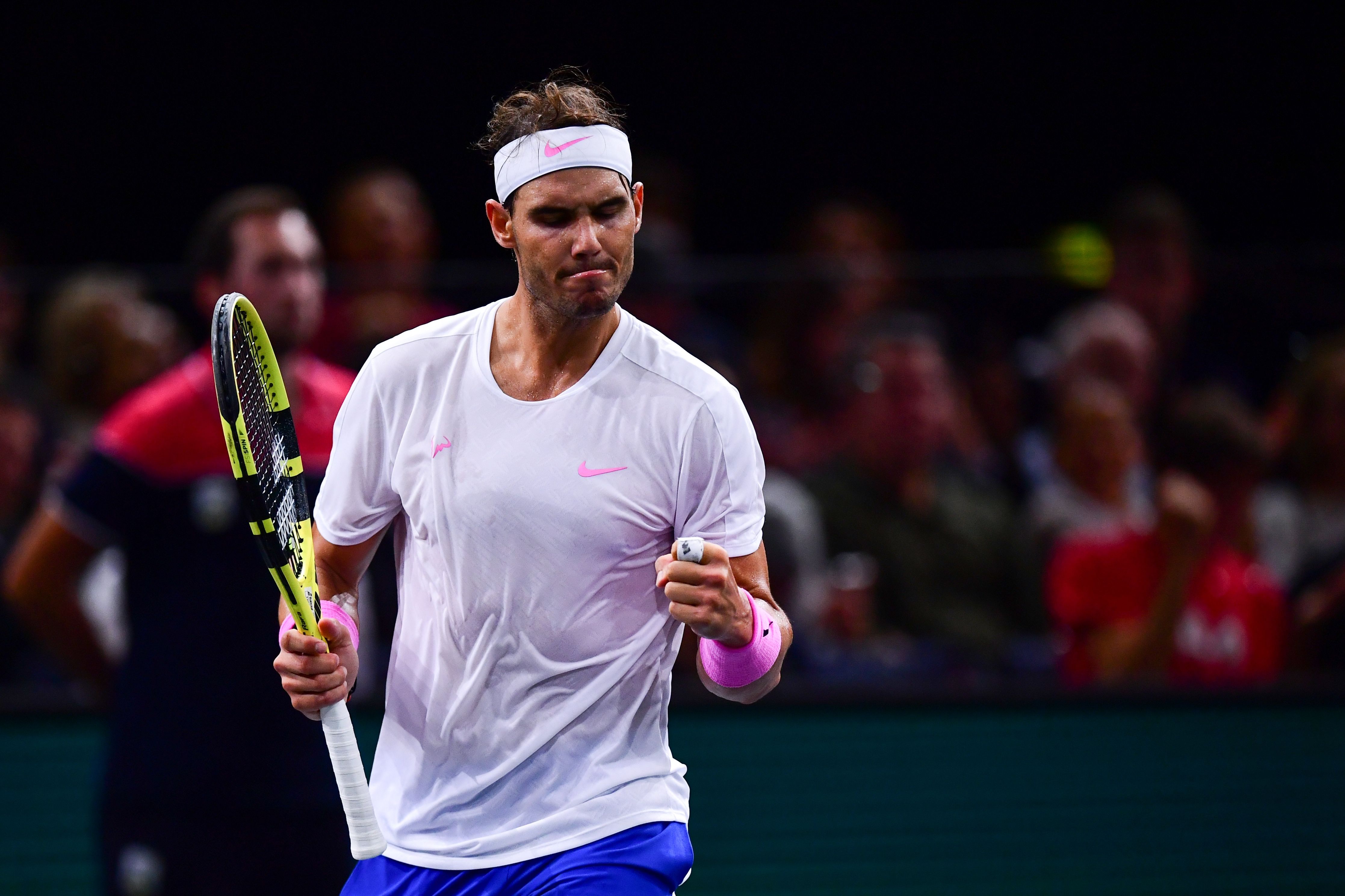 AYX-包含纳达尔迎来十二赛季高光表现，塞尔维亚队球迷沸腾！的词条